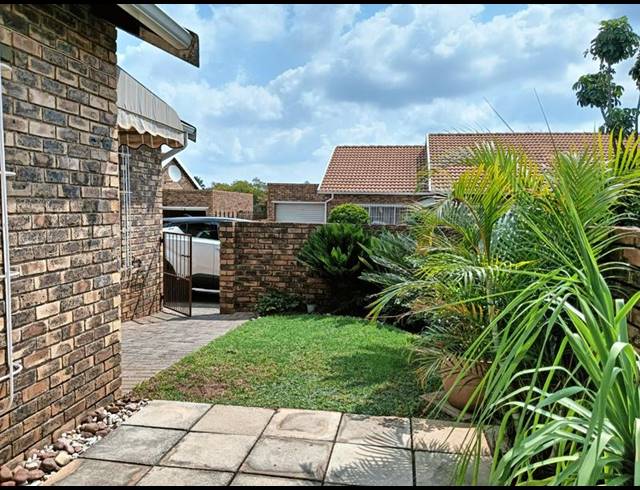 2 BEDROOM PROPERTY TO RENT IN NOORDHEUWEL